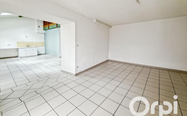 Appartement à louer    5 pièces • 103,10 m2 Baix