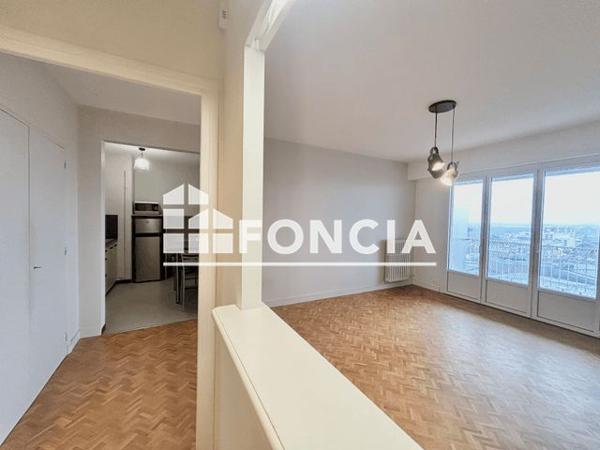 Location Studio 38.35 m² - Cholet 49300