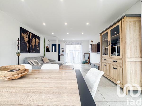 Maison traditionnelle 6 pièces de 112 m² à Claira (66530)