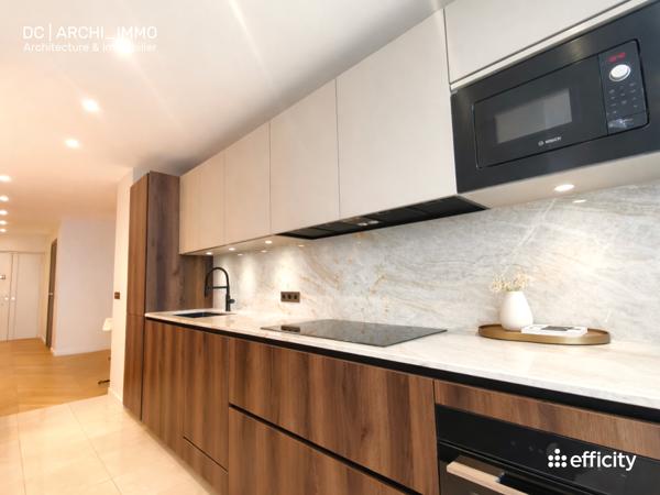 Appartement
         5 pièces
        - 150 m² Bien prestige 1 215 000 € *