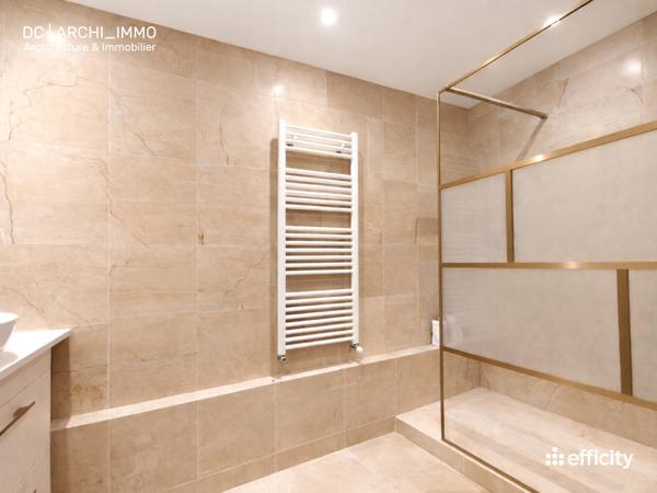 Appartement
         5 pièces
        - 150 m² Bien prestige 1 215 000 € *