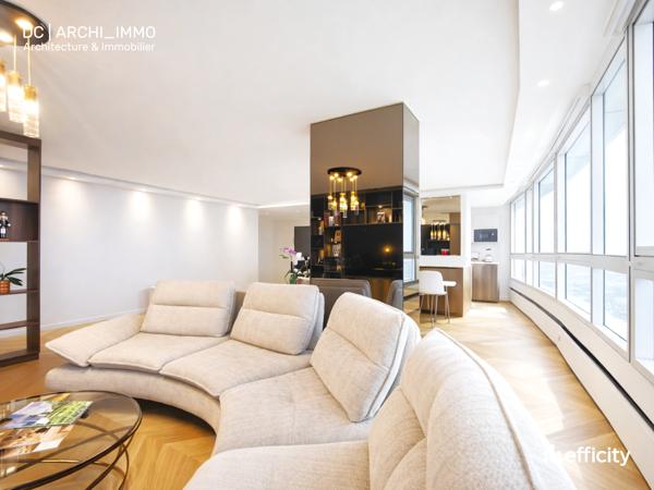 Appartement
         5 pièces
        - 150 m² Bien prestige 1 215 000 € *