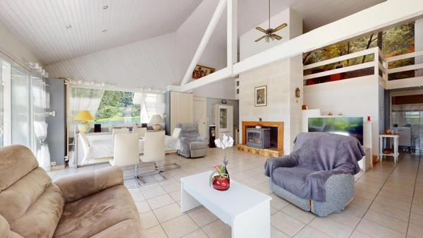 Maison d'architecte unique avec vue et lumière