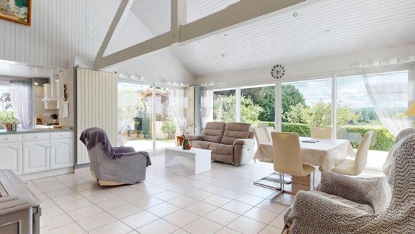 Maison d'architecte unique avec vue et lumière