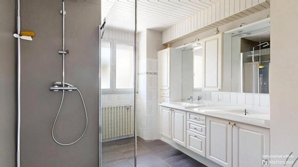 Maison d'architecte unique avec vue et lumière