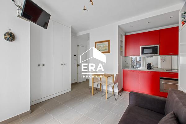 VILLIERS - BLD DES BATIGNOLLES. Studio 22m2 en étage avec ascenseur - PARFAIT ETAT