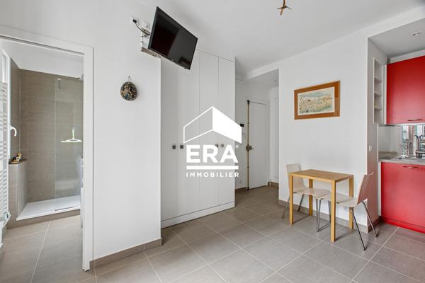 VILLIERS - BLD DES BATIGNOLLES. Studio 22m2 en étage avec ascenseur - PARFAIT ETAT