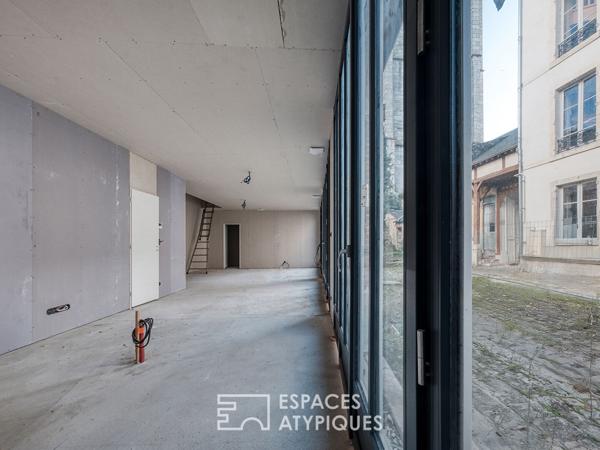 Anciennes écuries revisitées, au coeur d’un quartier prisé d’Orléans