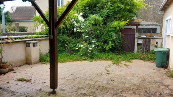 MALICORNE SUR SARTHE : MAISON avec garage et sur terrain 207 m²