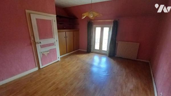 MALICORNE SUR SARTHE : MAISON avec garage et sur terrain 207 m²