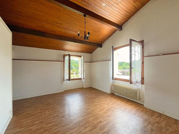 Maison Seyresse 6 pièce(s) 220 m2