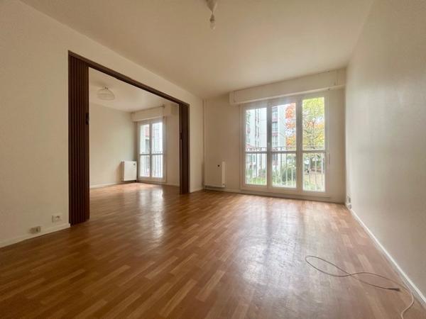 Ulis (91940) LES ULIS - Résidence les Millepertuis - Appartement F2 - 49 M2 HABITABLES - PARKING