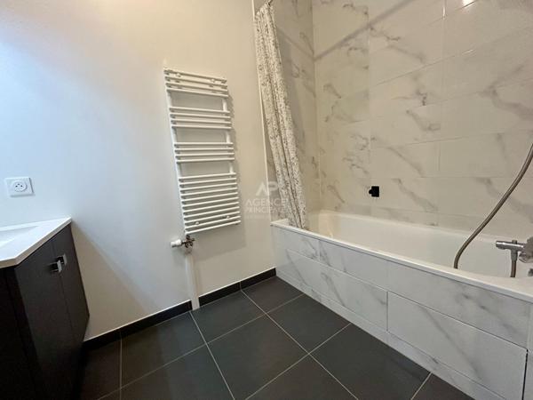 Appartement Carrières-sous-poissy 3 pièce(s) 69 m2 269 900 € **  - Référence  9248