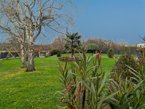 Laval (53000) MAISON GRANDE PARCELLE LAVAL 53000