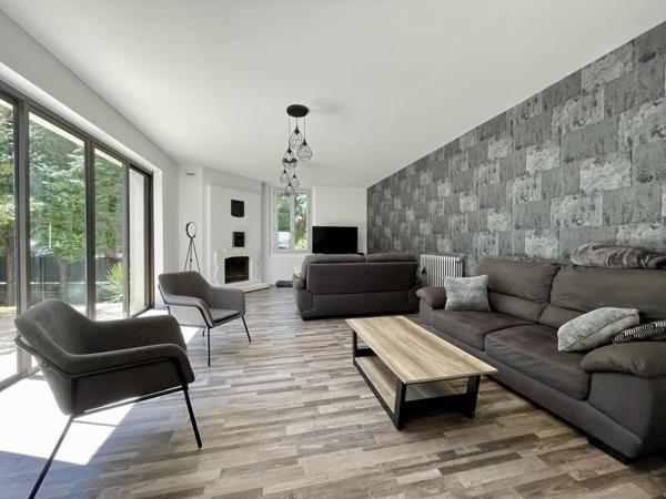 Maison 8 pièces - 298 m²