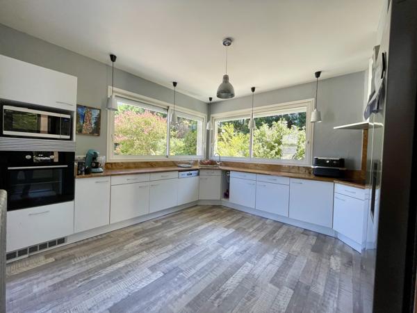 Maison 8 pièces - 298 m²