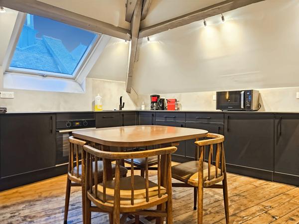 5 chambres, 5 douches, coeur historique de Vannes