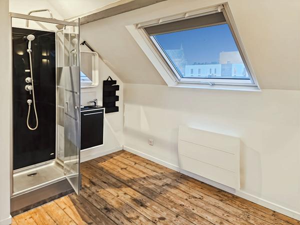 5 chambres, 5 douches, coeur historique de Vannes