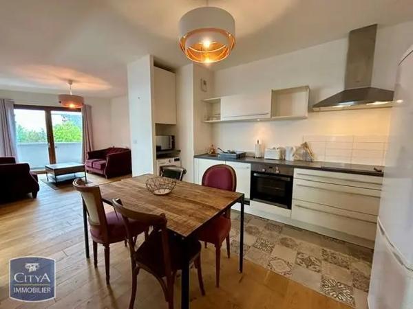 Appartement à louer 2 pièces 45.96m² Tours (37200)