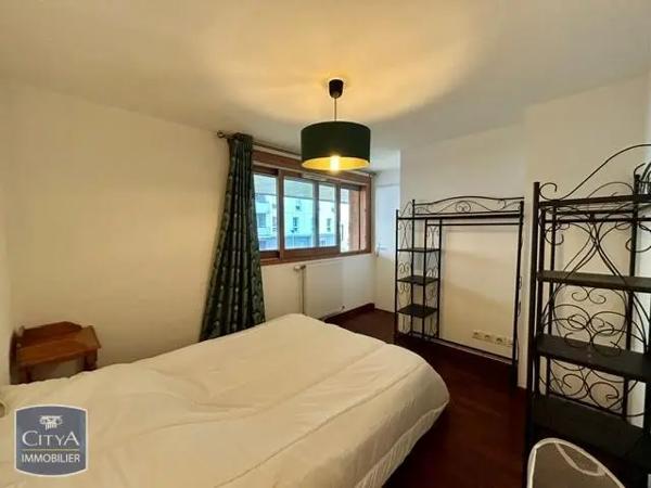 Appartement à louer 2 pièces 45.96m² Tours (37200)
