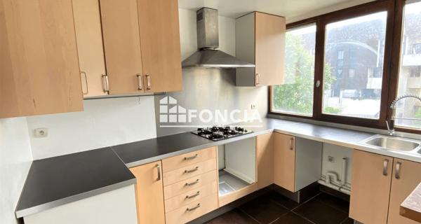 Location Appartement 6 pièces 136.63 m² - Savigny-le-temple 77176