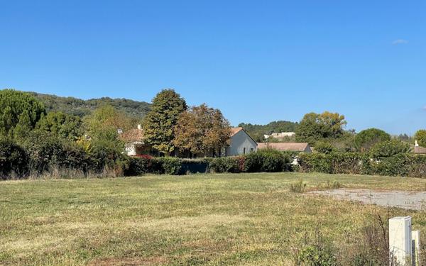 Terrain à vendre    Lagorce