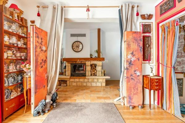 Vente                                                      Maison
                        
                     7 pièces                      154 m2                     à Thorigny-sur-Marne