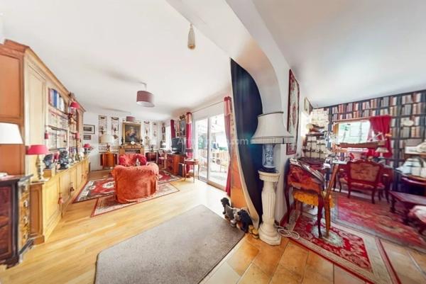 Vente                                                      Maison
                        
                     7 pièces                      154 m2                     à Thorigny-sur-Marne