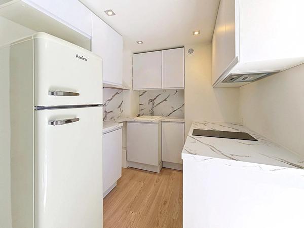 Vente                                                      Appartement
                        
                     1 pièces                      30 m2                     à Le Cannet