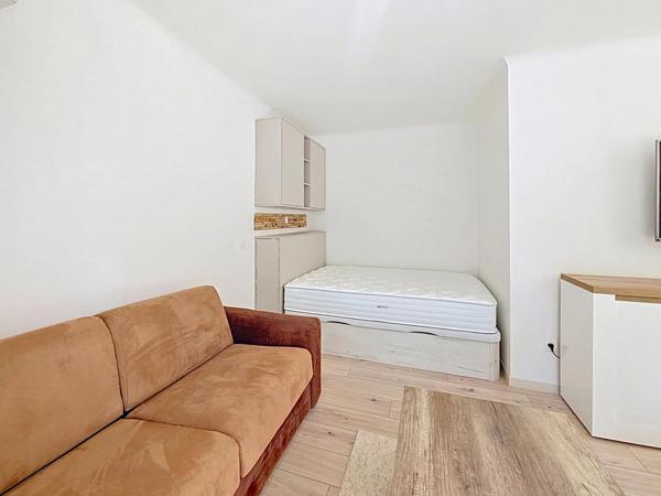 Vente                                                      Appartement
                        
                     1 pièces                      30 m2                     à Le Cannet
