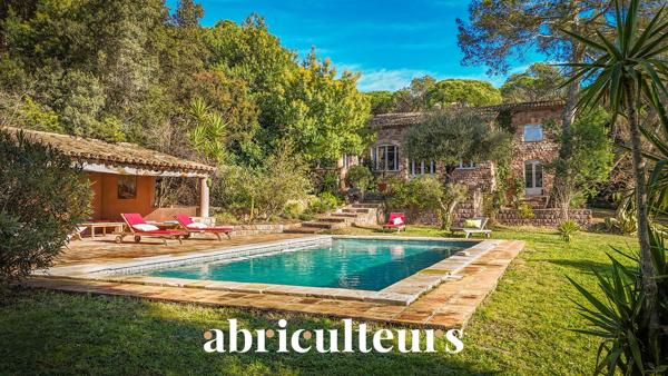 Mas d’exception signé 300 m² Domaine confidentiel de 1 hectare Saint-Raphaël