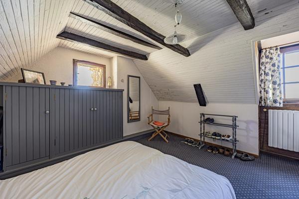Secteur Causses du Quercy: charmante maison en pierre avec piscine et 2 granges