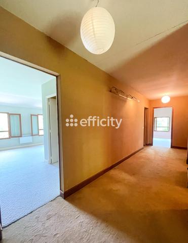 Maison 7 pièces - 225 m²