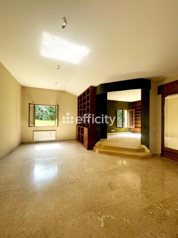 Maison 7 pièces - 225 m²