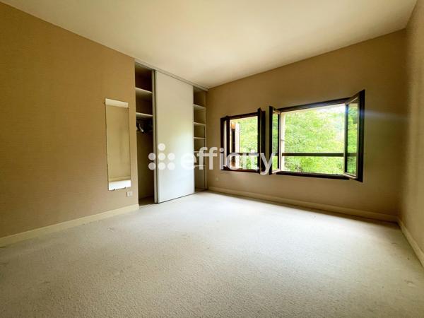 Maison 7 pièces - 225 m²