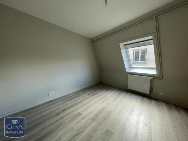 Appartement à louer 2 pièces 56m² Clermont-Ferrand (63100)