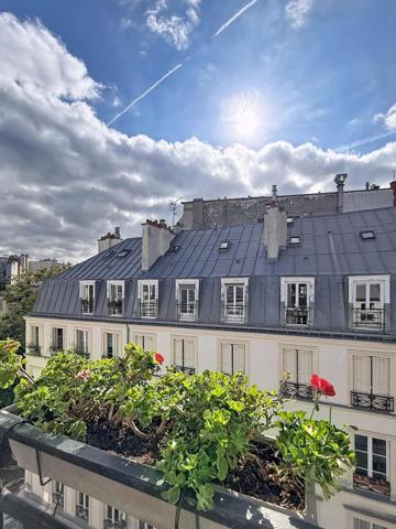 Paris 3 - MAISON SUSPENDUE SUR LES TOITS DE PARIS