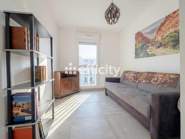 Appartement
         4 pièces
        - 88 m² 380 000 € *