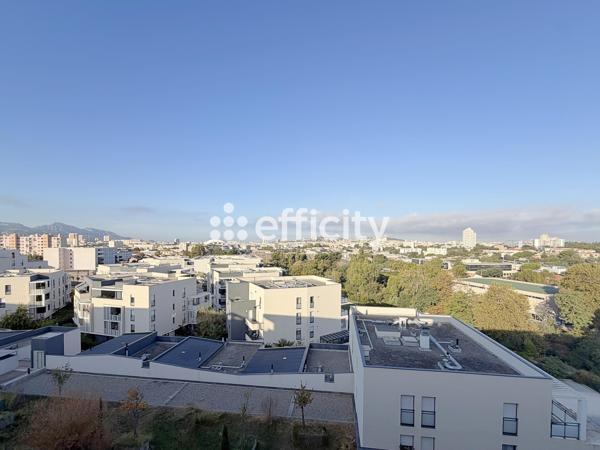 Appartement
         4 pièces
        - 88 m² 380 000 € *