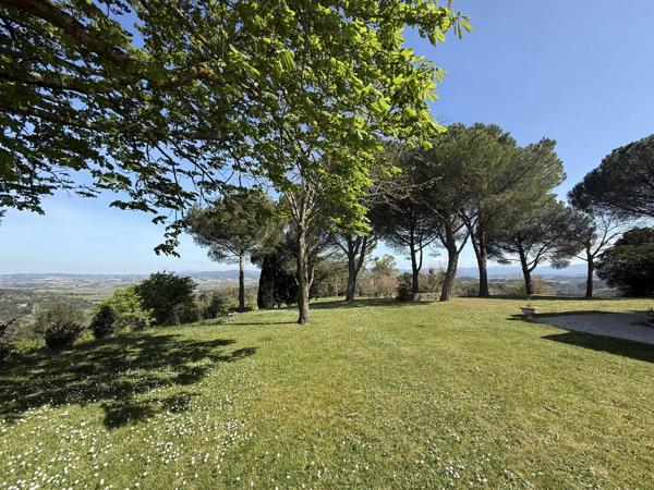 Grande propriété du 17ème siècle avec des vues majestueuses