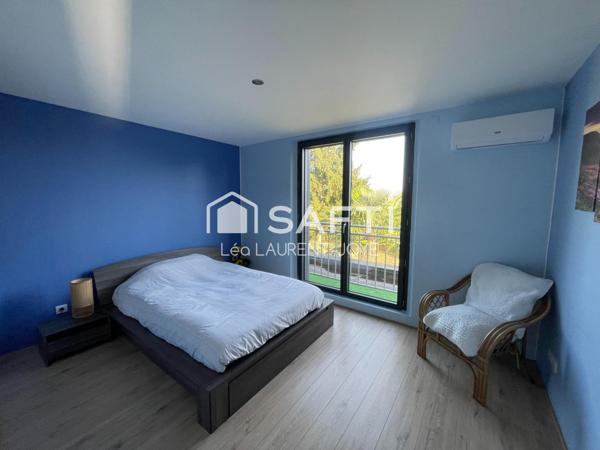 Contemporaine singulière dans un cadre exclusif