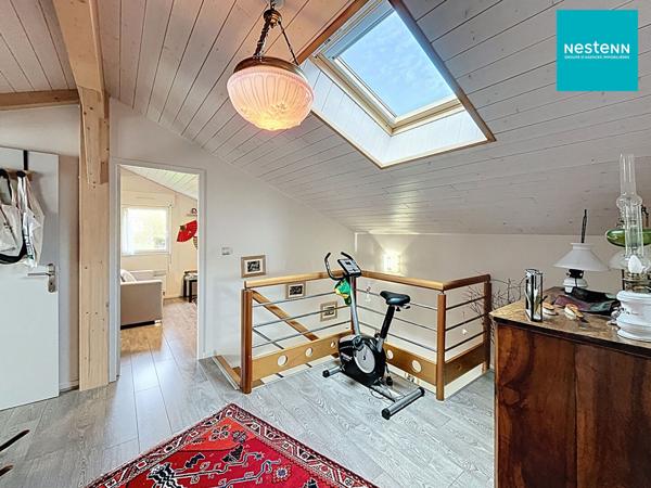 Maison Montbrison 6 pièce(s) 150 m² - terrain clôturé et arboré - piscine