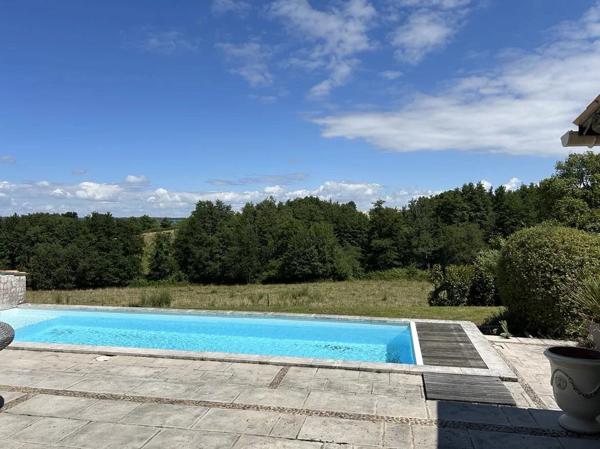 Grande maison avec piscine