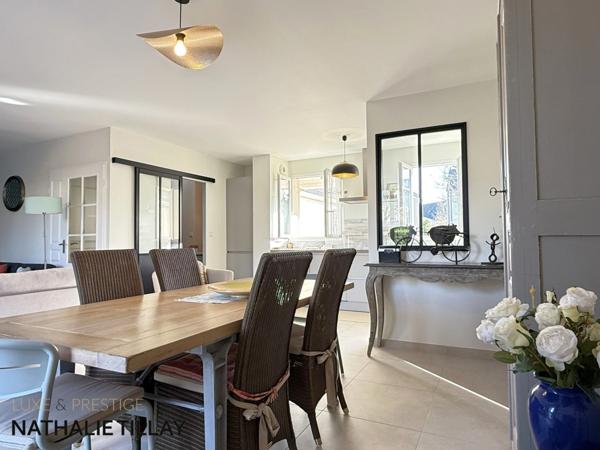 Maison a vendre, Orléans Dauphine, rénovée, 4 pieces, jardin, garage et stationnements.