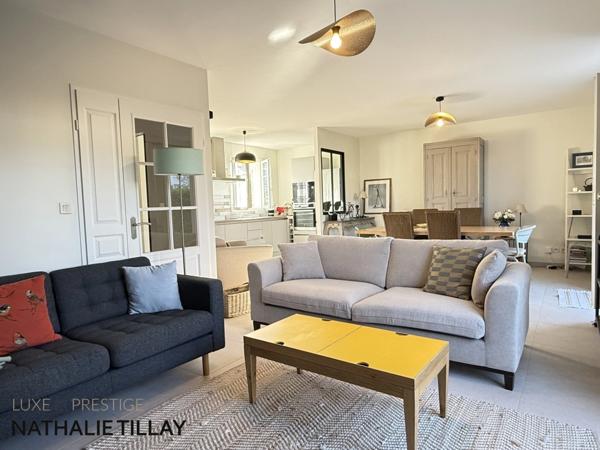 Maison a vendre, Orléans Dauphine, rénovée, 4 pieces, jardin, garage et stationnements.