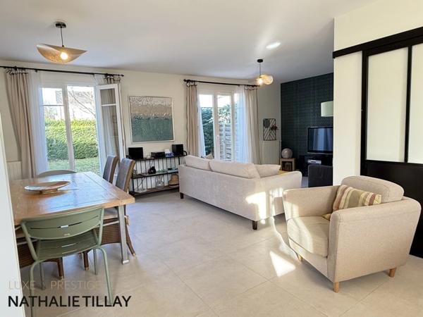 Maison a vendre, Orléans Dauphine, rénovée, 4 pieces, jardin, garage et stationnements.