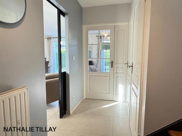 Maison a vendre, Orléans Dauphine, rénovée, 4 pieces, jardin, garage et stationnements.