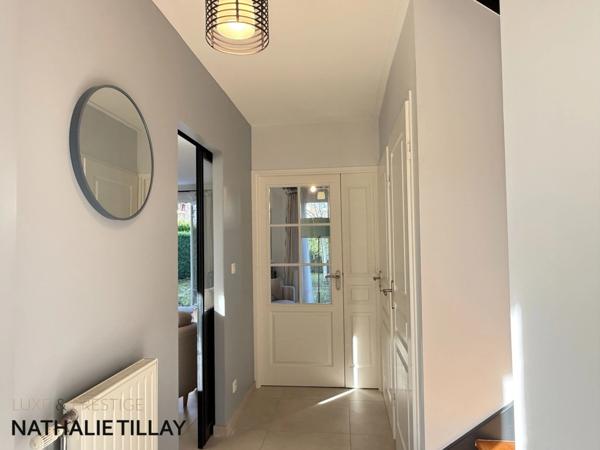 Maison a vendre, Orléans Dauphine, rénovée, 4 pieces, jardin, garage et stationnements.