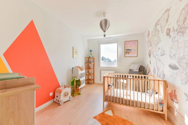 LA TURBALLE PLAGES ET CRIQUES A 4 MINUTES A PIED – VILLA PLAIN PIED 4 Chambres & 1 Dortoir – Jardin AU CALME, clos sans vis-à-vis -Rénovation moderne et chaleureuse.
