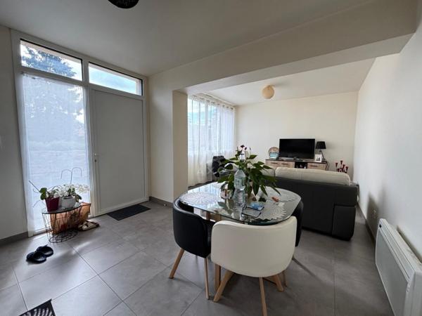 Ensemble de 5 Appartements centre ville de Montaigu